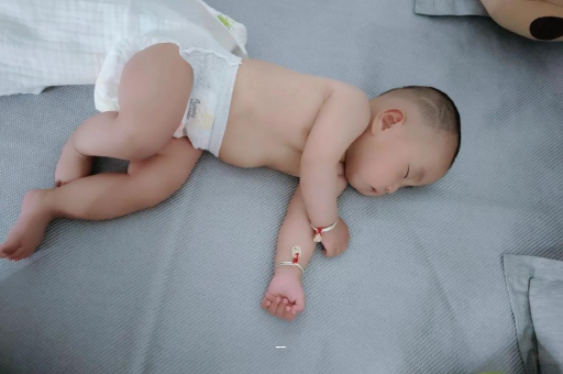 沂南宝宝突然很多眼屎